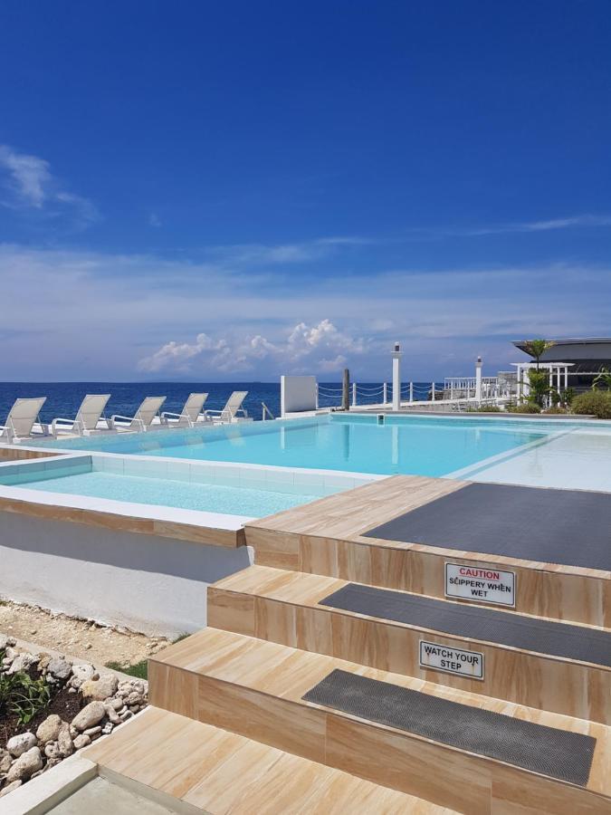 Seascape Beach Resort Ослоб Екстер'єр фото